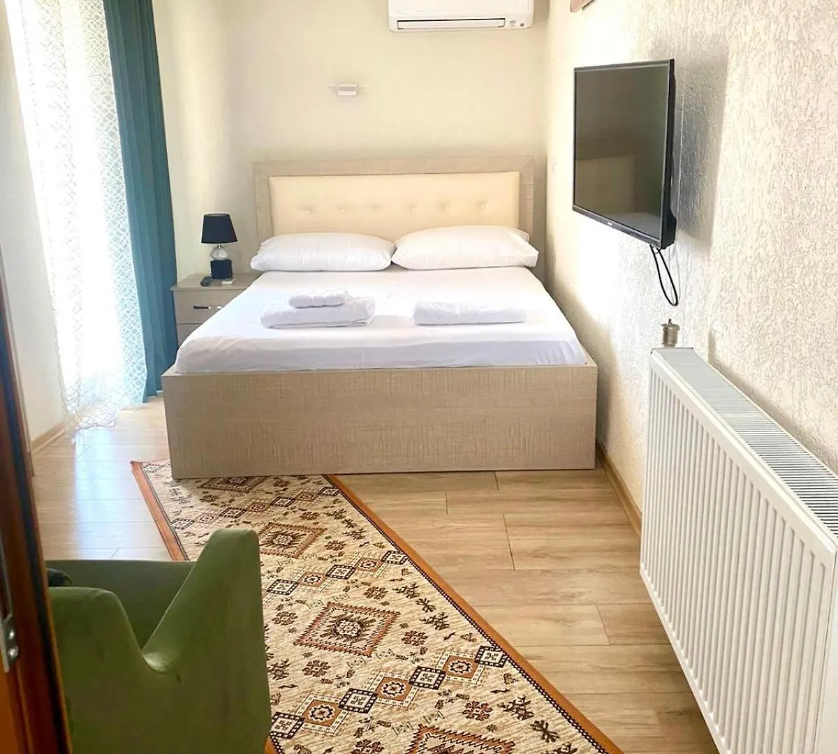 Oasis Appartement Korce 0*,  Albanië